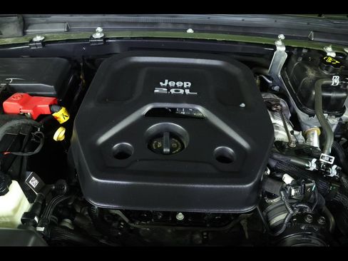 Used 2023 Jeep Wrangler Unlimited Sahara w/ Cold Weather Group AWD/4WD image 19