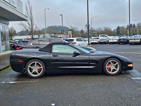 Used 2002 Chevrolet Corvette Convertible w/ Preferred Equipment Group2 image 2