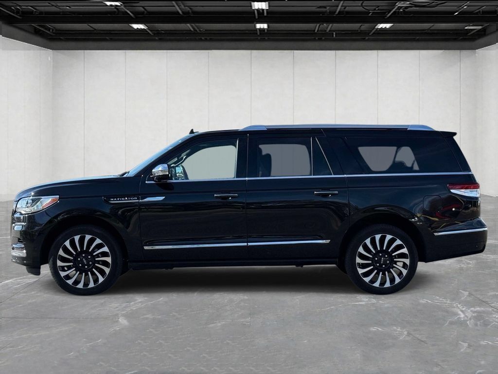 Used 2023 Lincoln Navigator L Black Label AWD/4WD image 7