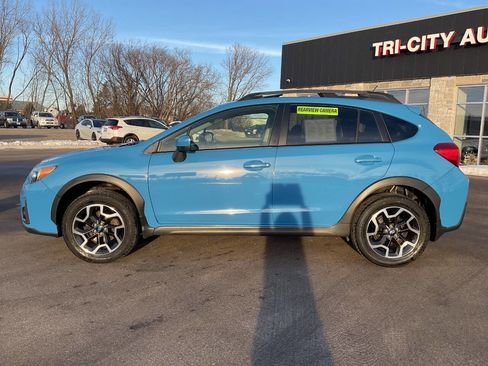 Used 2016 Subaru Crosstrek 2.0i Premium w/ Moonroof Package image 3