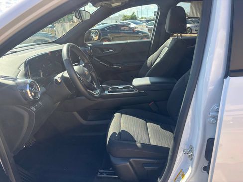 Used 2025 Chevrolet Equinox LT FWD image 28