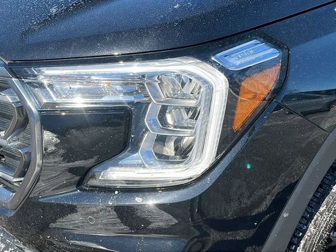 Used 2022 GMC Terrain AT4 w/ Infotainment Package II image 4