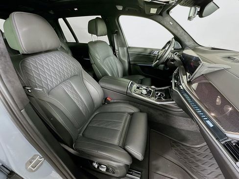 Used 2025 BMW X7 M60i image 35
