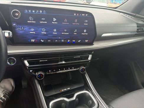 Used 2026 Chevrolet Traverse LT w/ Midnight/Sport Edition FWD image 17