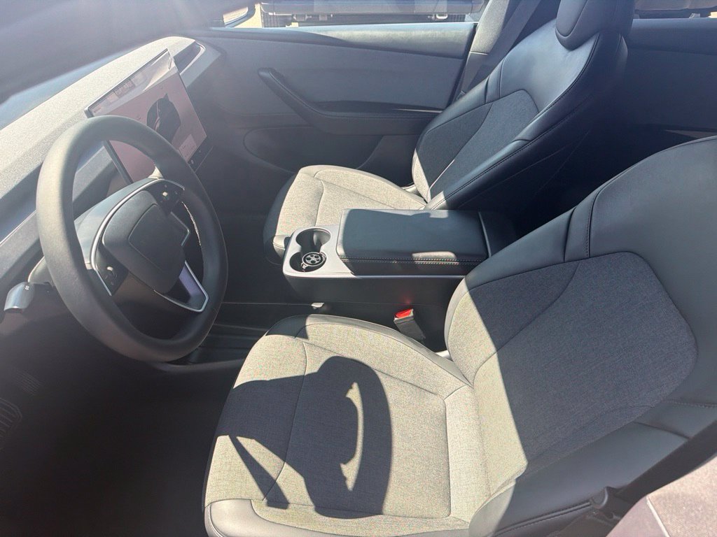 Used 2026 Tesla Model Y 2WD image 15