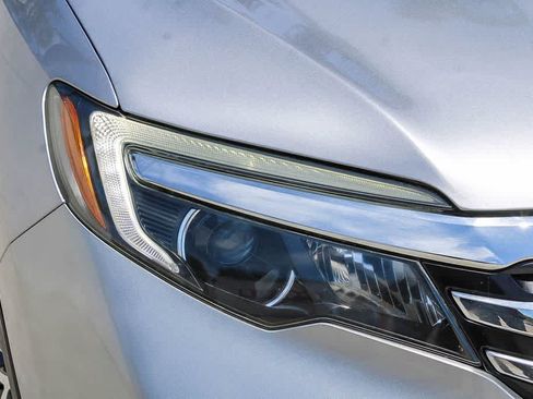 Used 2018 Honda Pilot Touring image 4
