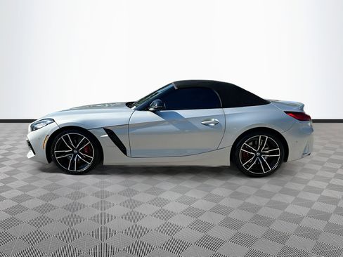Used 2022 BMW Z4 M40i w/ Premium Package image 4