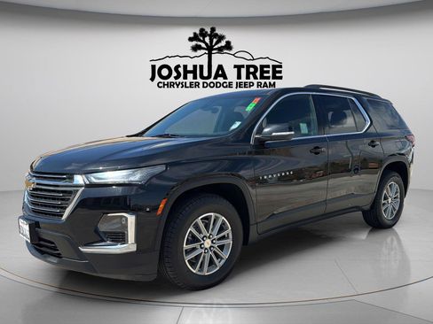 Used 2023 Chevrolet Traverse LT FWD image 3