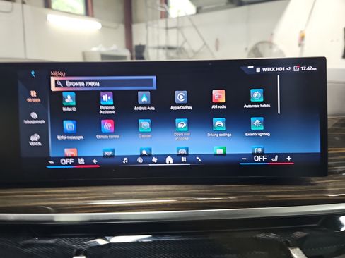 Certified 2024 BMW X5 xDrive40i w/ Premium Package AWD/4WD image 23