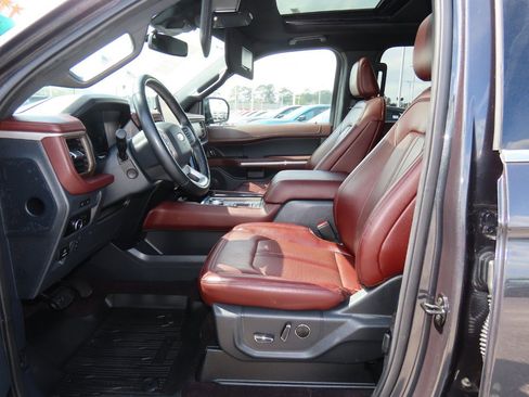 Used 2023 Ford Expedition Limited image 27