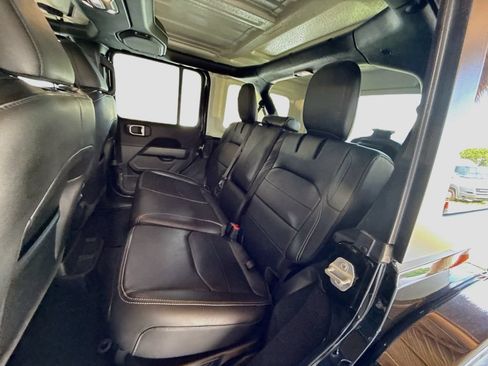 Used 2023 Jeep Wrangler Unlimited Sahara w/ Cold Weather Group AWD/4WD image 27