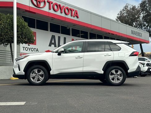 Used 2025 Toyota RAV4 XLE FWD image 2