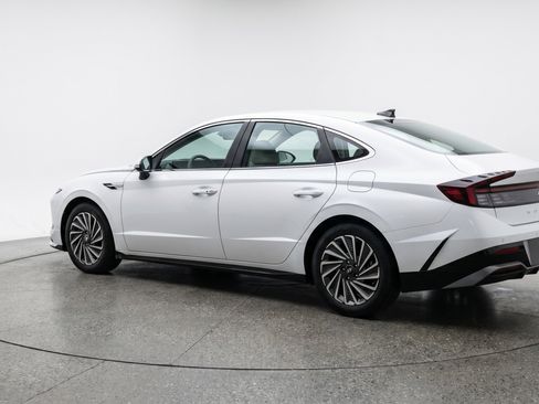 Used 2025 Hyundai Sonata SEL FWD image 6