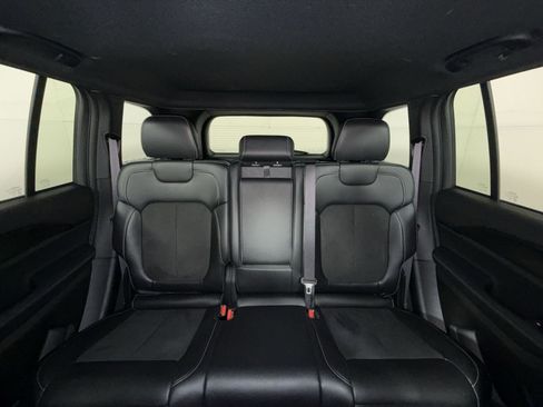 Used 2023 Jeep Grand Cherokee Altitude AWD/4WD image 24