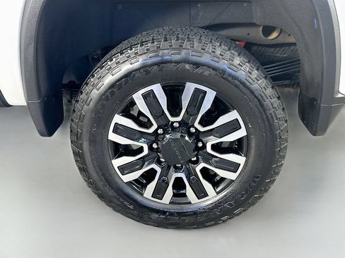 Used 2024 Chevrolet Silverado 2500 High Country w/ High Country Premium Package AWD/4WD image 35