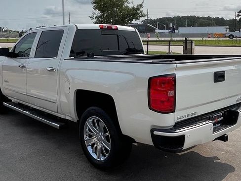 Used 2015 Chevrolet Silverado 1500 High Country w/ High Country Premium Package RWD image 3