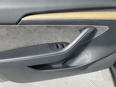 Used 2023 Tesla Model 3 Standard Range image 17