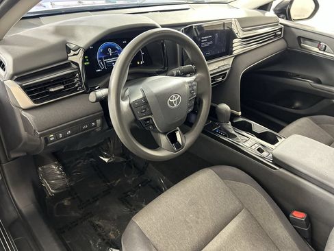 Used 2025 Toyota Camry LE w/ Convenience Package FWD image 12