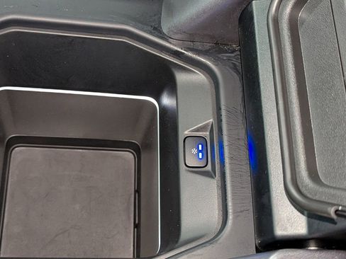 Used 2021 Land Rover Defender 110 image 22