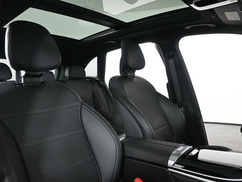 Used 2026 Mercedes-Benz GLC 300 image 21