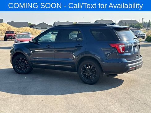 Used 2017 Ford Explorer XLT w/ Equipment Group 202A AWD/4WD image 4