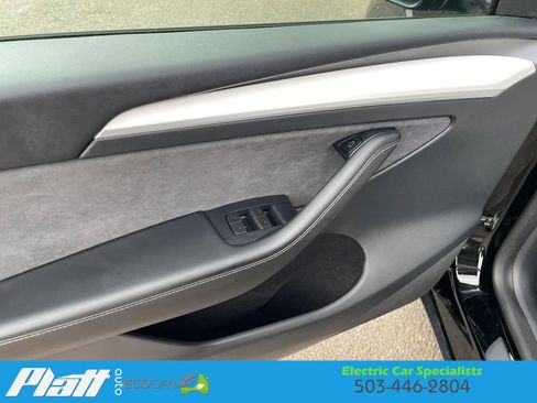 Used 2023 Tesla Model Y Long Range image 17