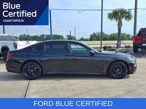Used 2021 BMW 740i w/ M Sport Package RWD image 8