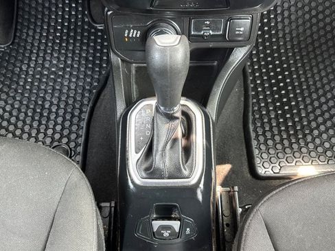 Used 2019 Jeep Renegade Sport AWD/4WD image 25