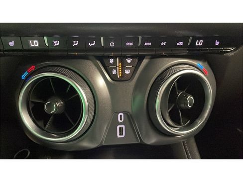 Used 2020 Chevrolet Blazer LT FWD image 15