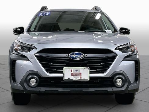 Used 2025 Subaru Outback Premium AWD/4WD image 4