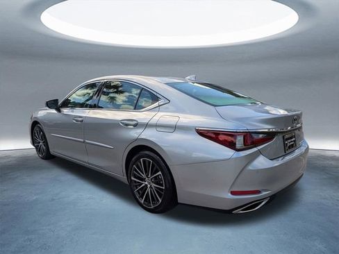 Used 2025 Lexus ES 350 w/ Premium Package FWD image 6