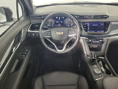 Certified 2023 Cadillac XT6 Premium Luxury w/ Technology Package FWD image 17