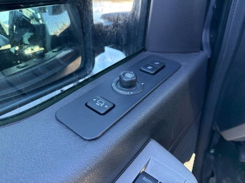 Used 2016 Ford F350 Lariat w/ Chrome Package image 3