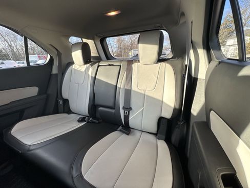 Used 2017 Chevrolet Equinox Premier w/ Enhanced Convenience Package image 26