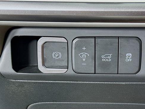 Used 2025 Hyundai Santa Fe SEL AWD/4WD image 17