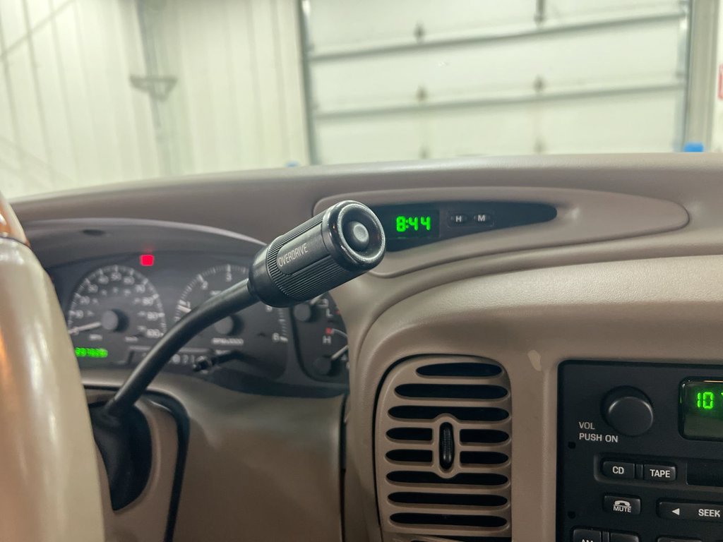 Used 2001 Lincoln Navigator 4WD image 16