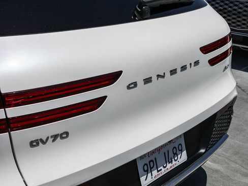 Used 2025 Genesis GV70 2.5T AWD/4WD image 7