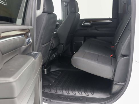 Used 2024 Chevrolet Silverado 2500 LT w/ Convenience Package image 18