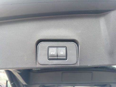 Used 2023 Nissan Rogue SV w/ SV Premium B Package image 20