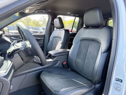 New 2026 Jeep Grand Cherokee Altitude RWD image 11