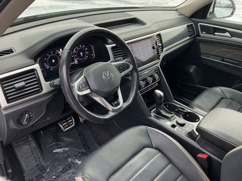 Used 2022 Volkswagen Atlas SEL Premium image 4