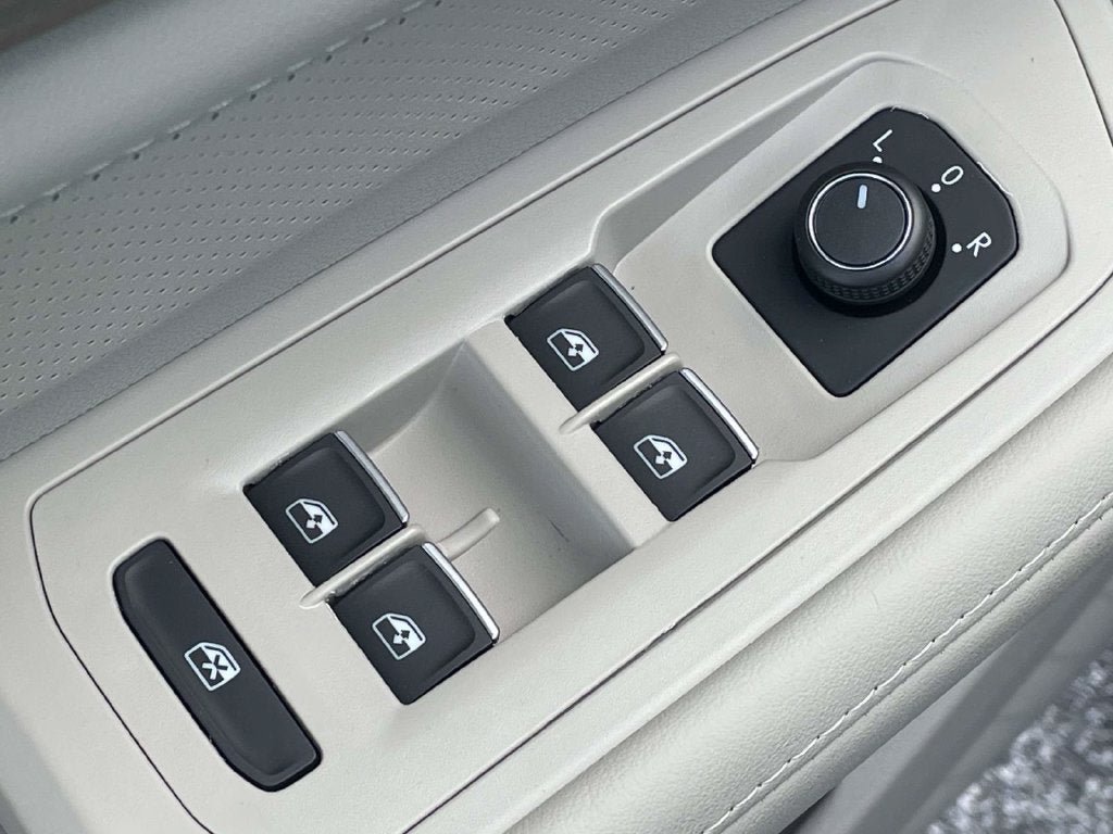 New 2026 Volkswagen Atlas SE FWD image 18
