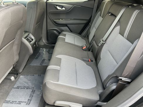 Used 2025 Chevrolet Blazer LT FWD image 13