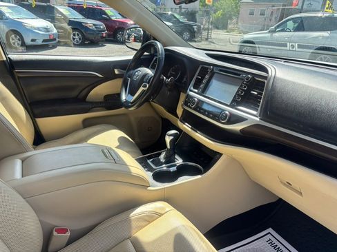 Used 2016 Toyota Highlander Limited w/ Driver Technology Package AWD/4WD image 28