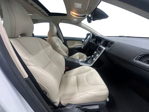 Used 2017 Volvo S60 T5 Dynamic image 17