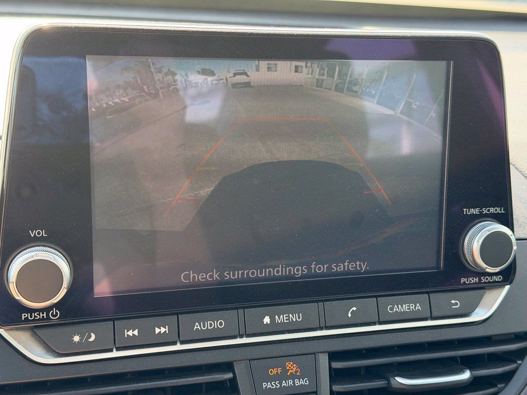 Used 2025 Nissan Altima 2.5 SV FWD image 19
