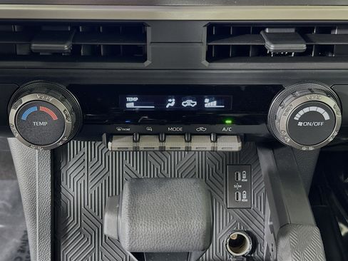 Certified 2025 Toyota Tacoma SR5 image 23