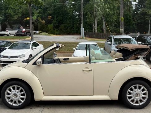 Used 2004 Volkswagen Beetle GLS FWD image 3