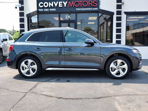 Used 2021 Audi Q5 2.0T Premium Plus w/ Premium Plus Package AWD/4WD image 9