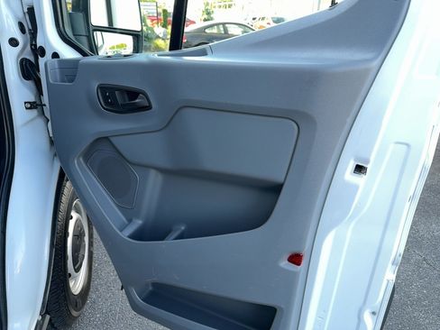Used 2018 Ford Transit 250 148 Medium Roof RWD image 17